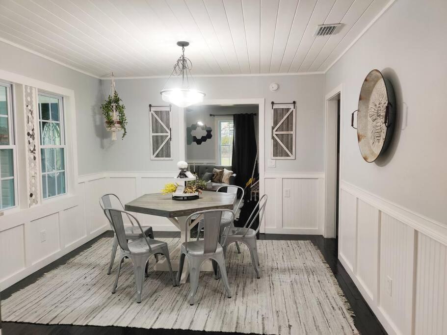 Honeycomb Gem, Beautifully Designed & Near Downtown Thomasville Exterior foto